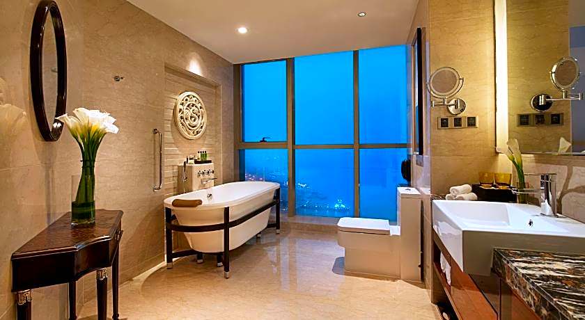 Crowne Plaza Zhenjiang By IHG