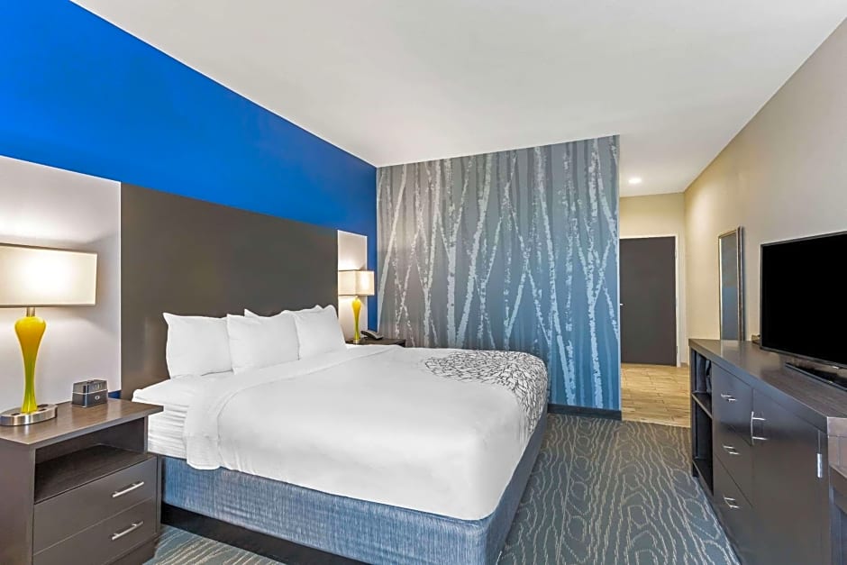 La Quinta Inn & Suites by Wyndham Odessa North-Sienna Tower