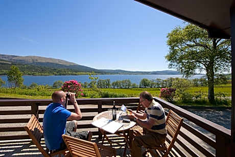 Two-Bedroom Lodge with Lake View 5