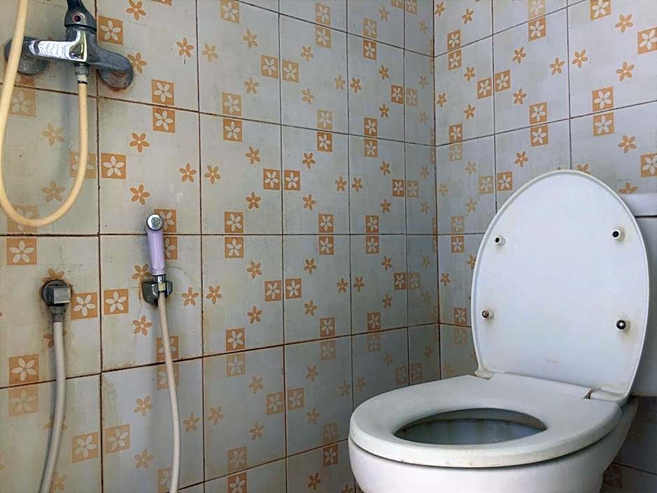 RedDoorz near GOR Lagaligo Palopo