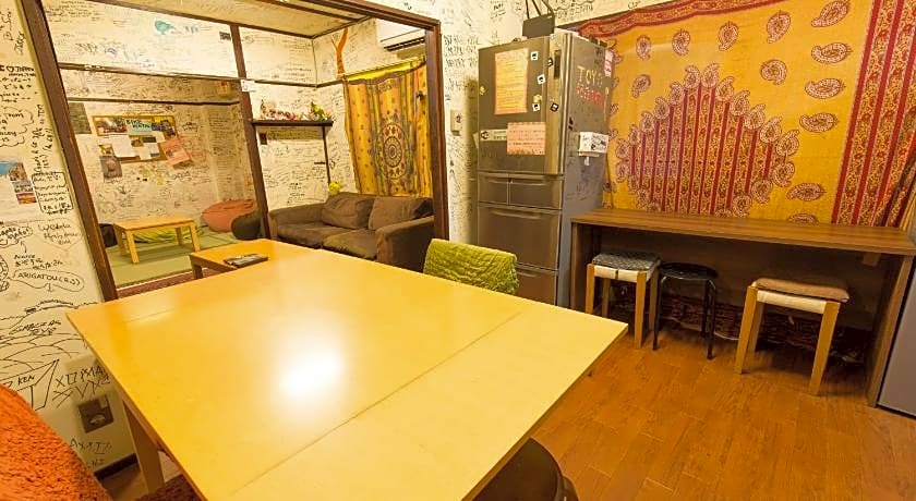 Backpackers Hotel Toyo