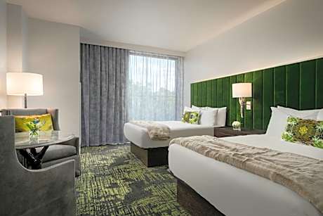 Standard Queen Room - Hearing Accessible