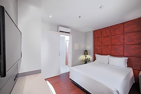 SINGLE DELUXE SUPERIOR HANDICAPPED