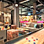 Moxy by Marriott Chicago Downtown