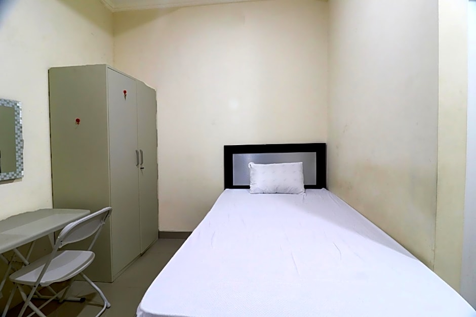 OYO Life 92707 D-akomiba Residence