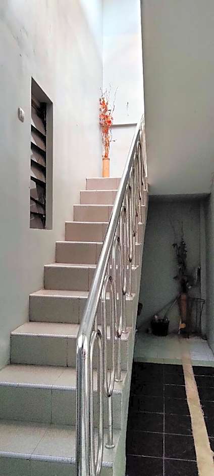 Hotel Keluarga Mekar Jaya Syariah Near UNS Solo