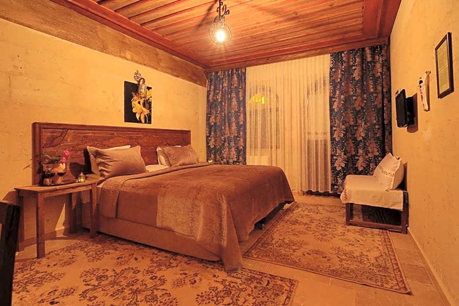 Jerveni Cave Hotel