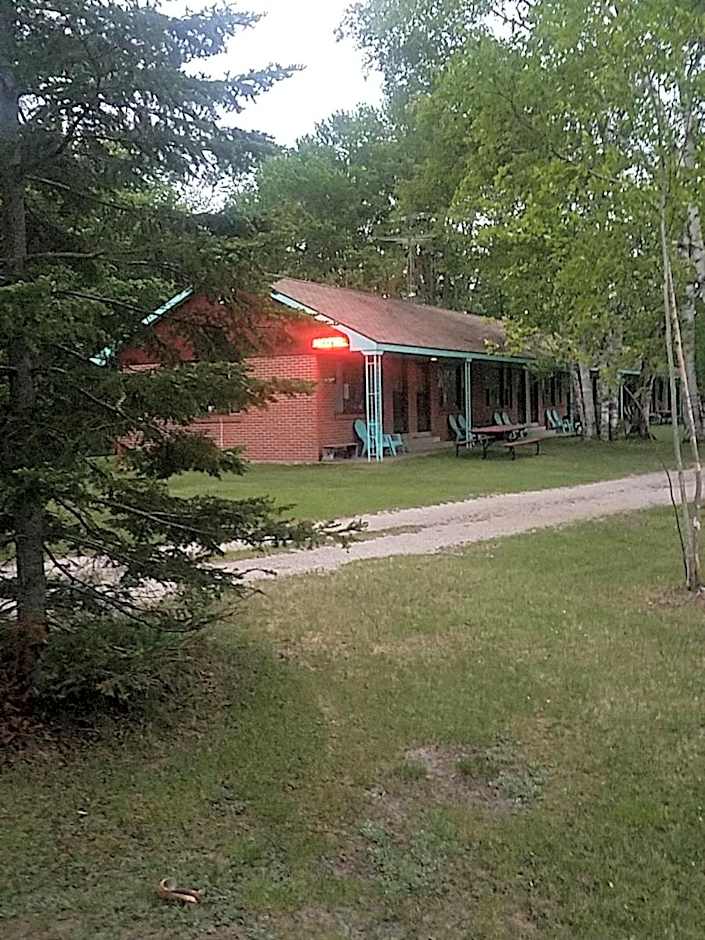 Historic Birch Lodge and Motel