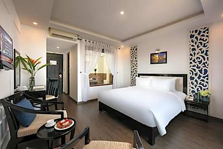 Deluxe Double Room with Balcony