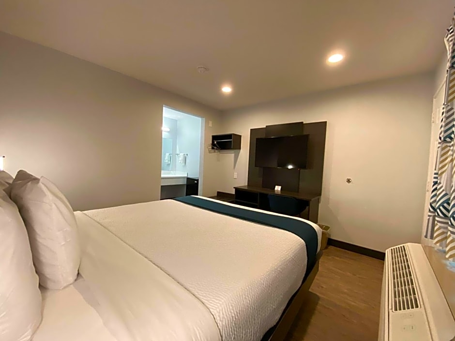Motel 6-Bellflower, CA - Los Angeles