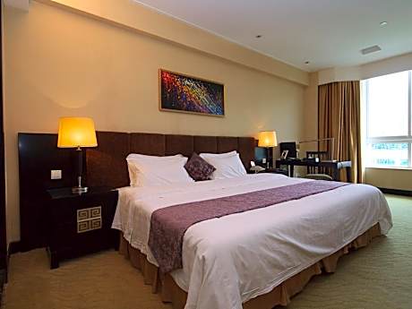 Deluxe King Room