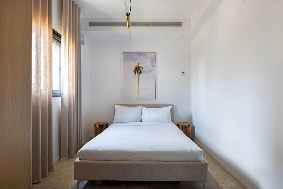 High Living Penthouse with Rooftop Pool