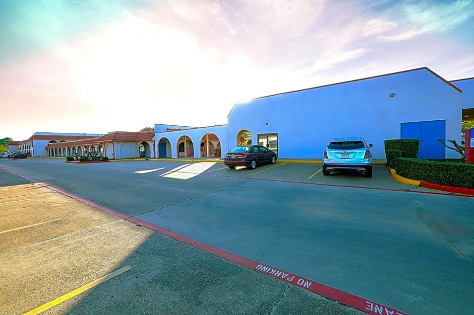 Motel 6-Longview, TX - North