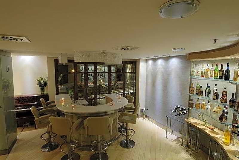 Mega Residence Hotel