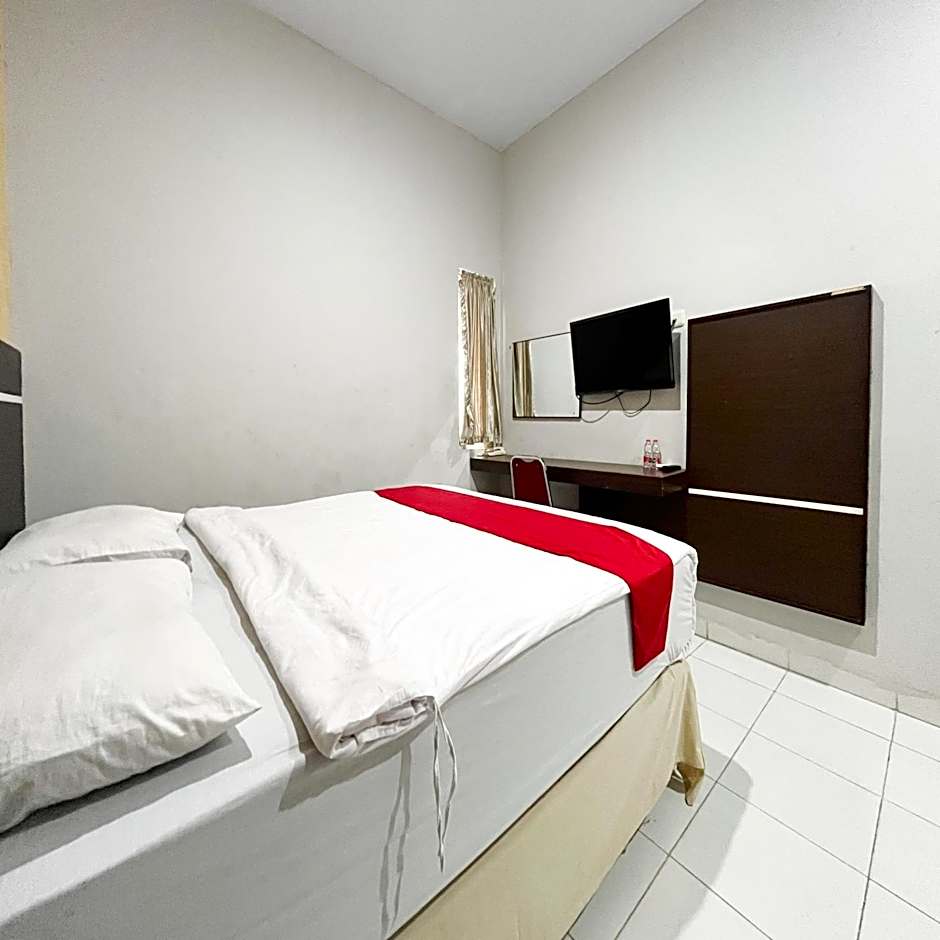 RedDoorz at Lucky Inn Panakukkang Makassar