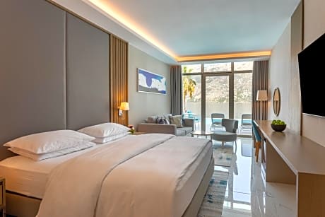 Deluxe King Room with Pool and Sea View