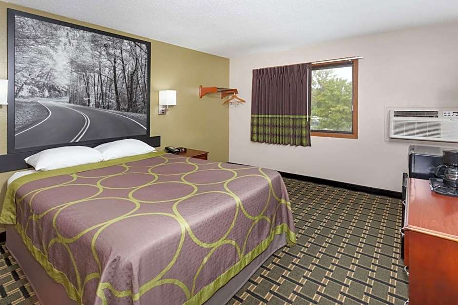 Super 8 by Wyndham Michigan City