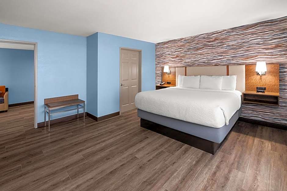 La Quinta Inn & Suites by Wyndham Ruidoso Downs