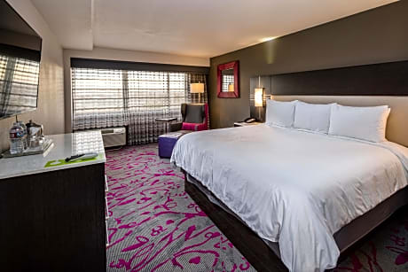 Premium King Room - Non-Smoking