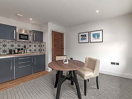 Apartment with Double Bed - Disability Access