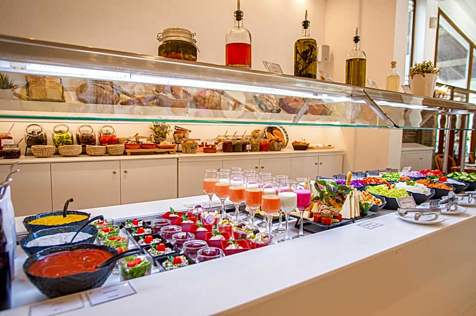 Acrotel Lily Ann Village