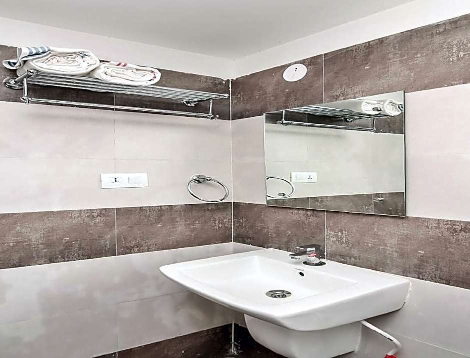 Super Townhouse Vanasthalipuram formerly Hotel Surabhi