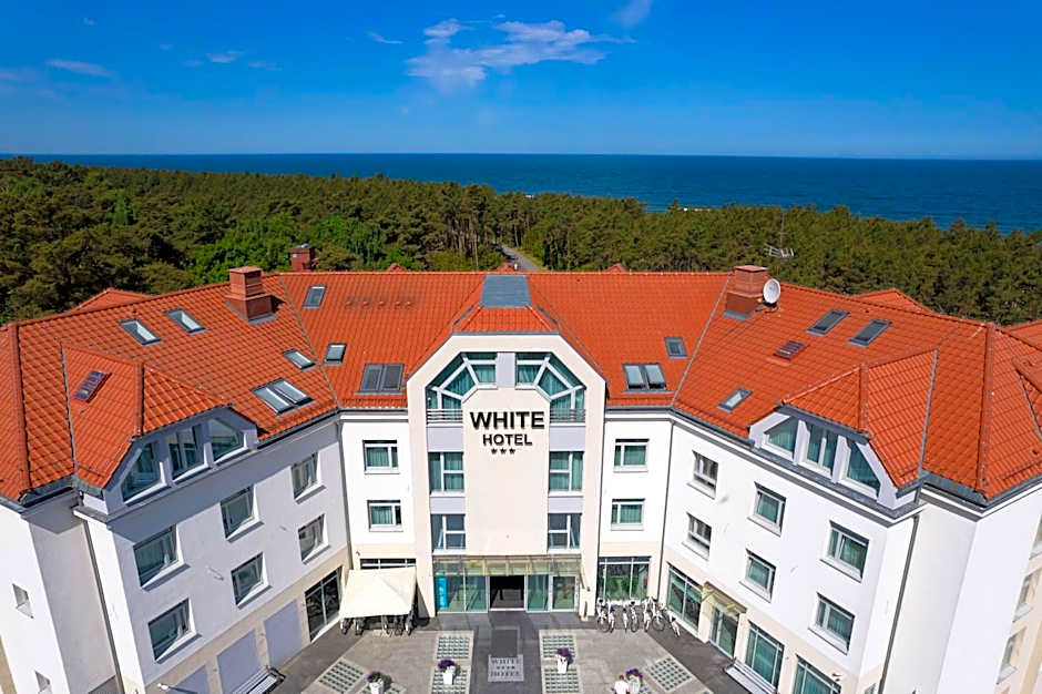 Hotel White