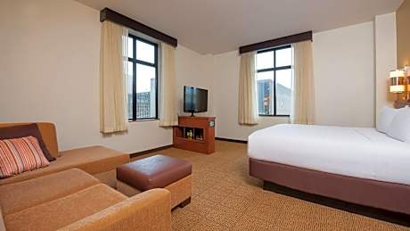 Corner Specialty King Room with Sofa Bed