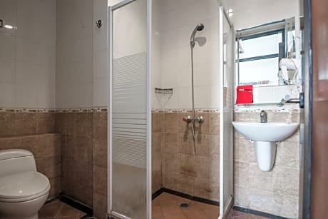 Reddoorz Double Room