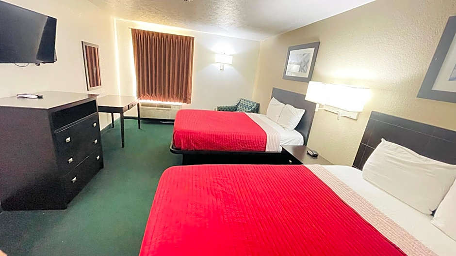 Pinckneyville Inn and Suites