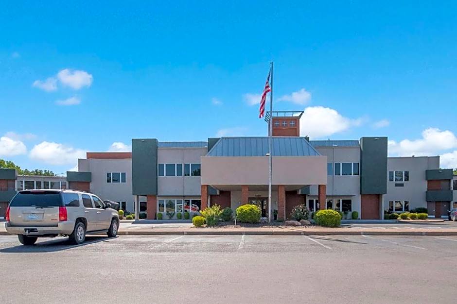 Surestay Plus Hotel by Best Western Lawton