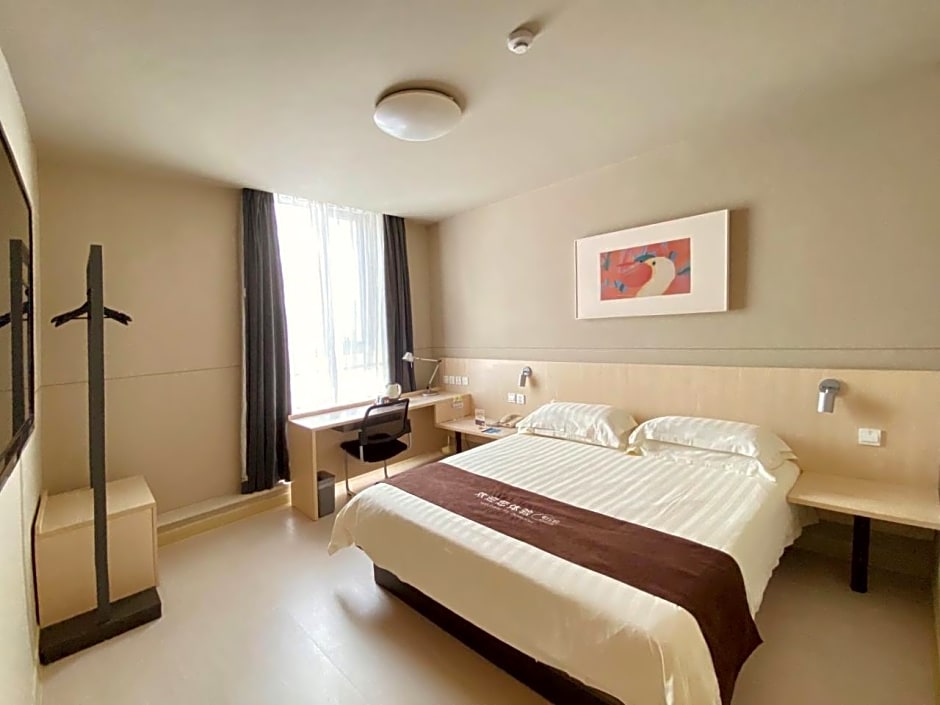 Jinjiang Inn Weihai Liugong Island Scenic Spot Shopping Market