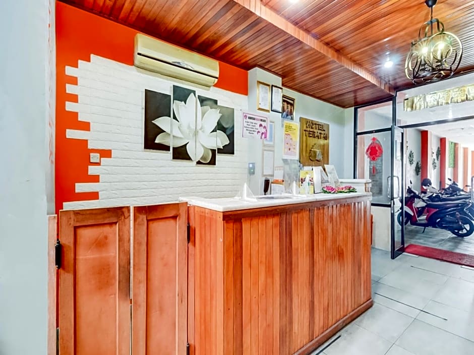 Vaccinated Staff - OYO 90048 Teratai Bekasi Guesthouse