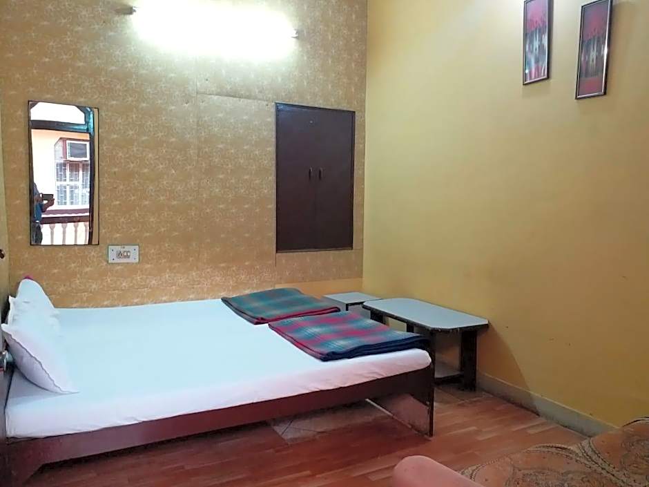 Hotel Raj Bed & Breakfast