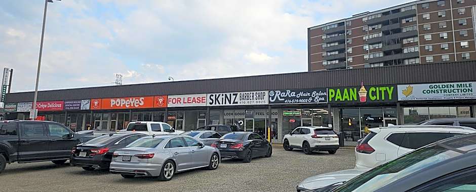 CEDAR Double Room with attached private Bathroom and Balcony in Toronto, ON, Canada