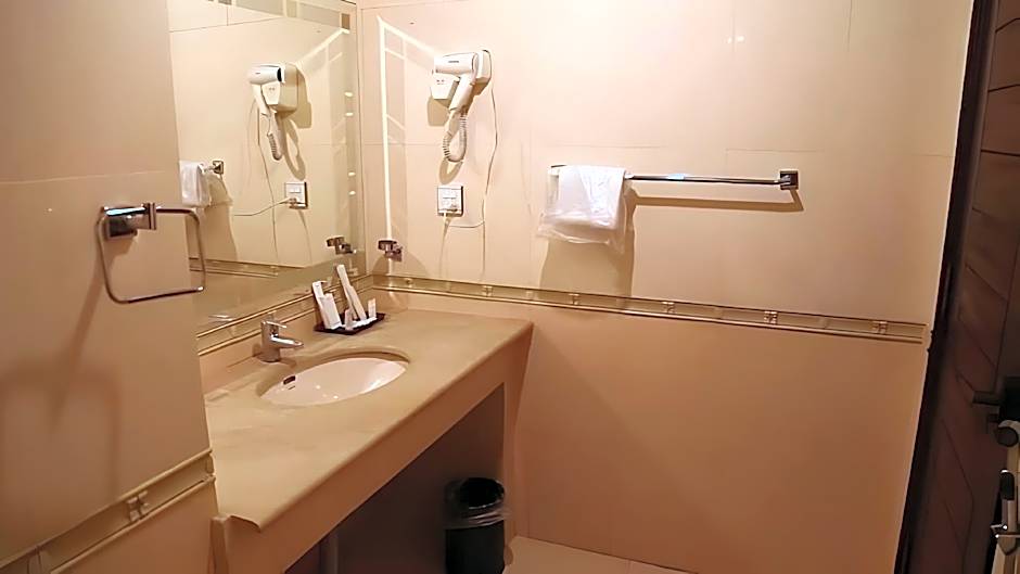 Royal Desert Palm Hotel