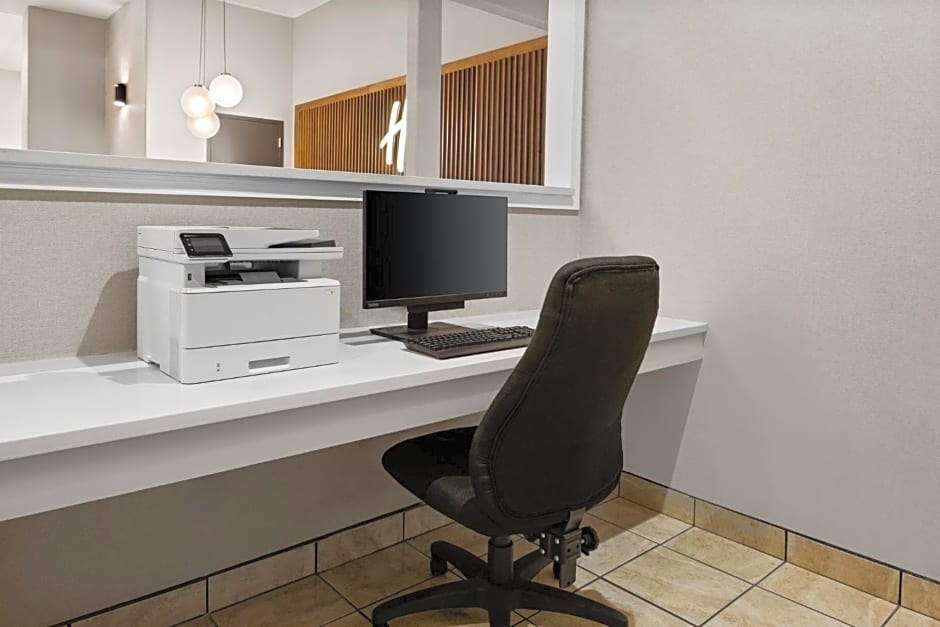 Holiday Inn & Suites Albuquerque Airport by IHG