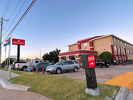 King Studio Suite - Non-Smoking