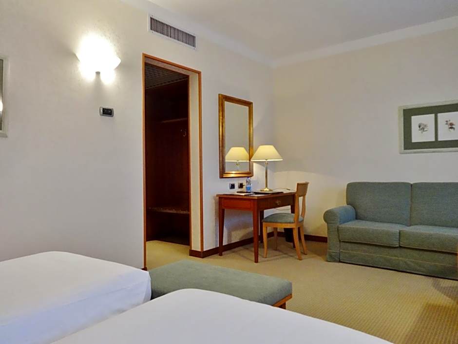 Hotel Excelsior Magenta