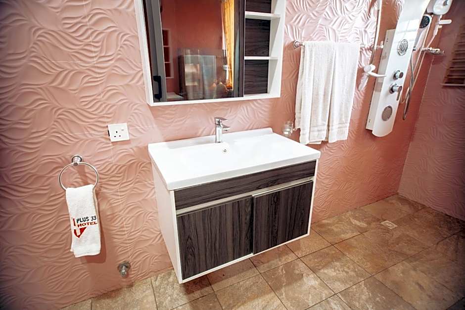 PLUS 33 HOTEL