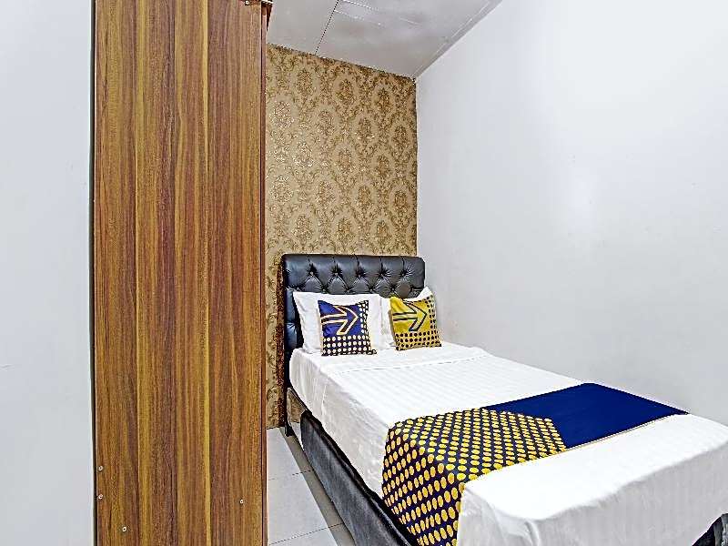 SPOT ON 91521 Mayong Guesthouse
