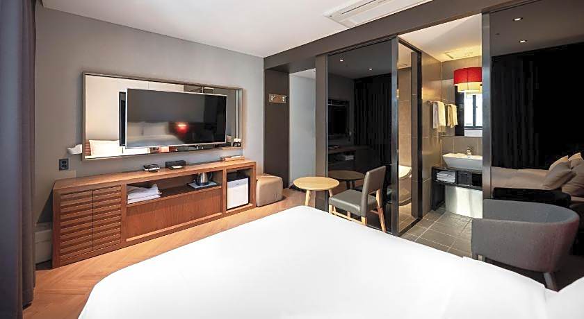 Golden Business Hotel