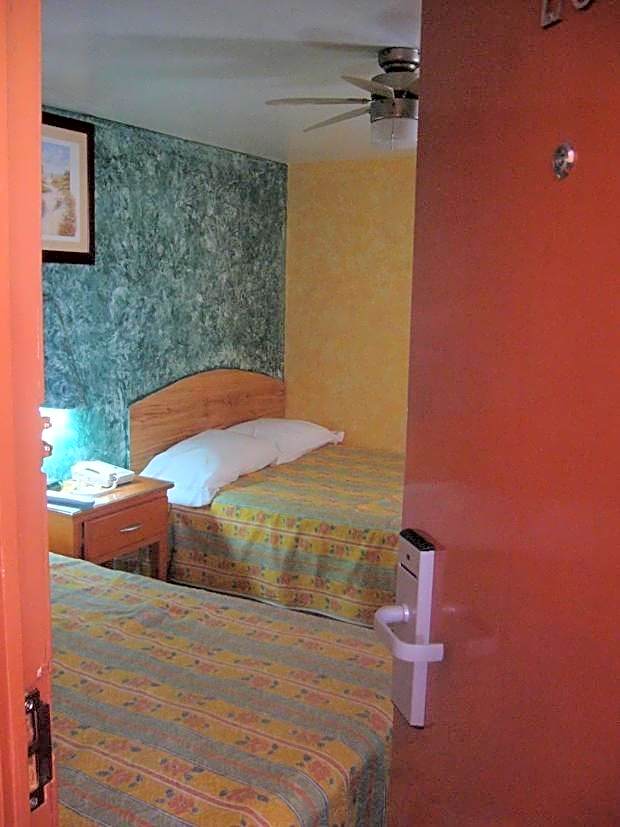 Hotel Del Rio Inn