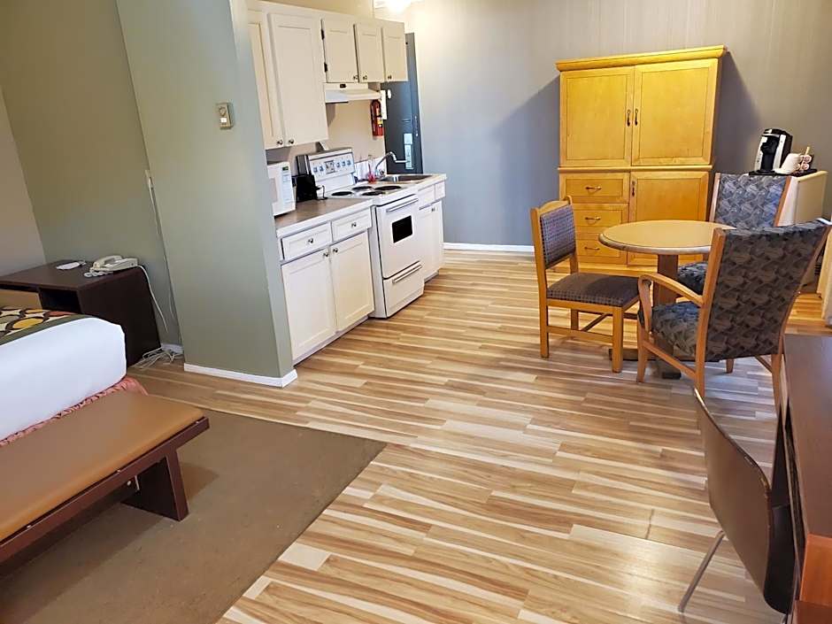 Super 8 by Wyndham Duncan