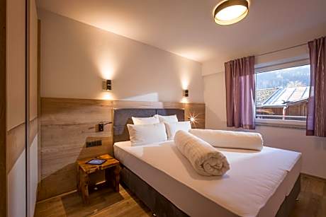 Two-Bedroom Apartment with Balcony (Kristall)