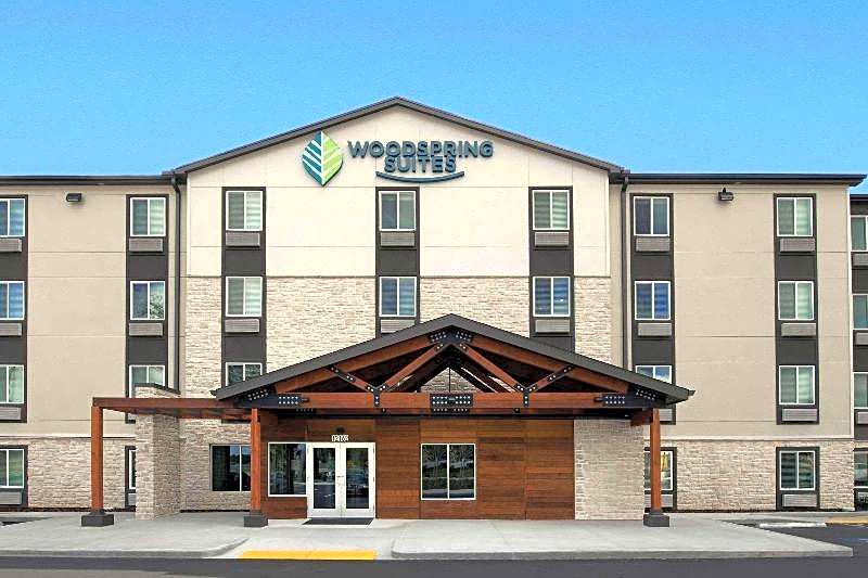 WoodSpring Suites Tampa - USF - Near Busch Gardens