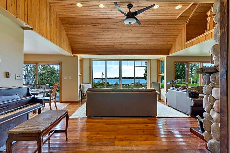 Georgian Legendary Tobermory Retreat With Hot Tub