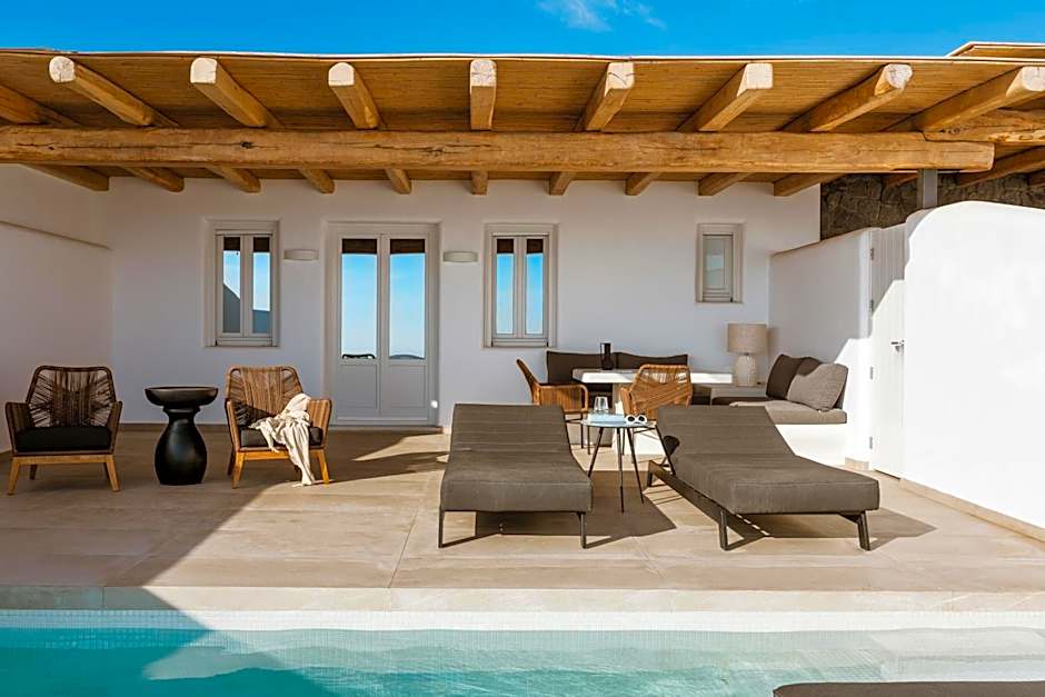 NĒRO Suites by NOMÉE Hospitality Group