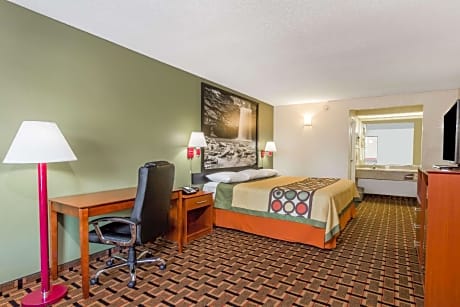 1 Queen Bed Non-Smoking