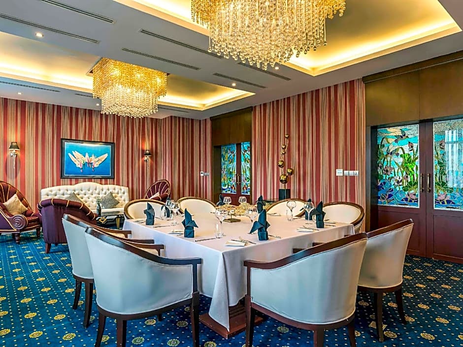 Novotel Yangon Max